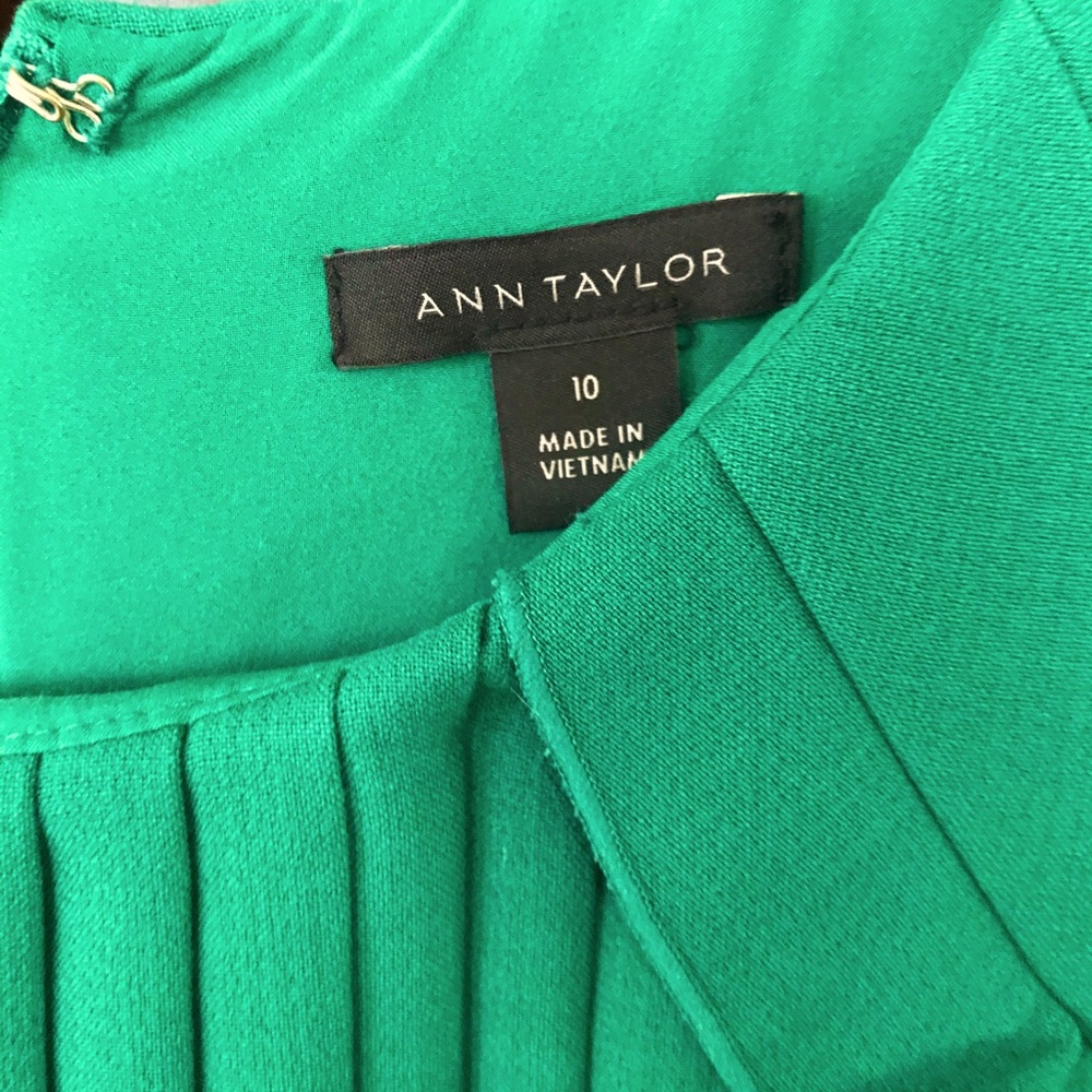 Ann Taylor green dress